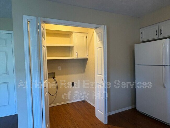 Foto del edificio - 936 S Main Ave