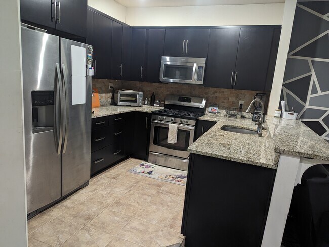 Kitchen - 2181 Ash Ct
