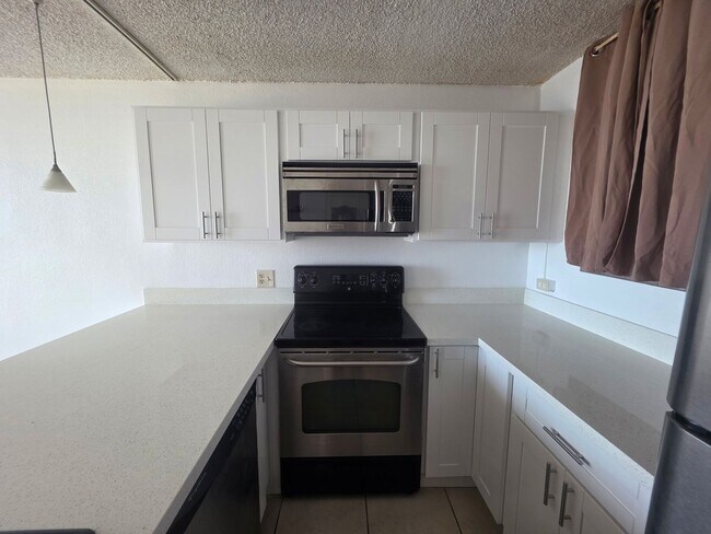 Building Photo - CONVENIENTLY LOCATED 1 BEDROOM / 1 BATH APARTMENT AVAILABLE NOW!
