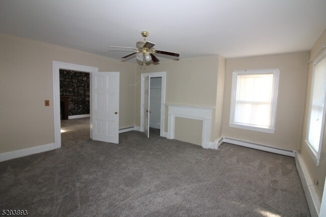 Building Photo - 172 Musconetcong River Rd