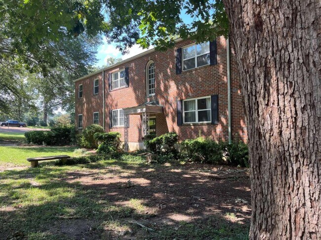 Building Photo - 501 Milledge Rd