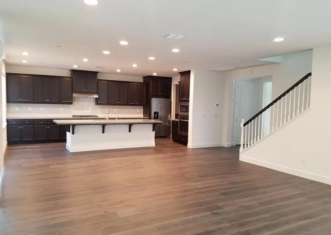 Building Photo - 5 bedroom home in Ellis subdivision
