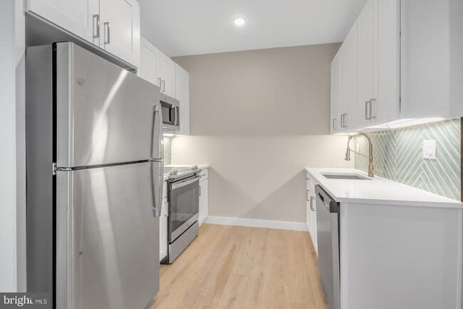 Building Photo - 1144 Frankford Ave