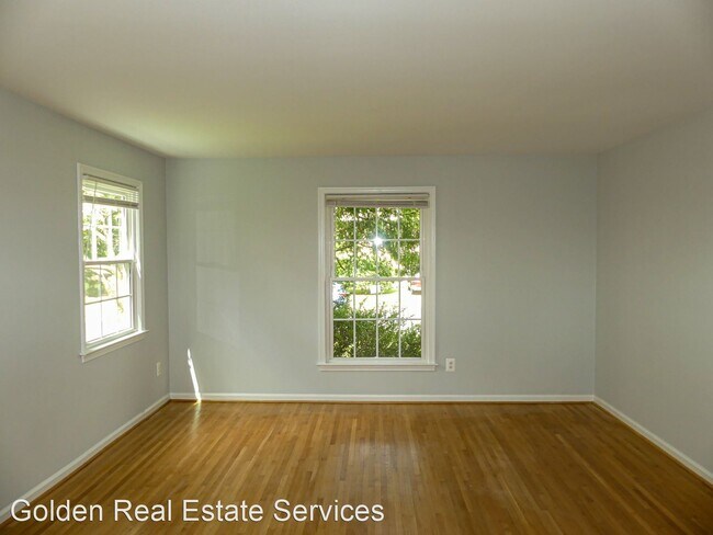 Building Photo - 4 br, 2.5 bath House - 6215 Berlee Dr