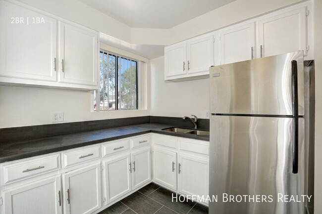 Foto del edificio - 4343 W 169th St