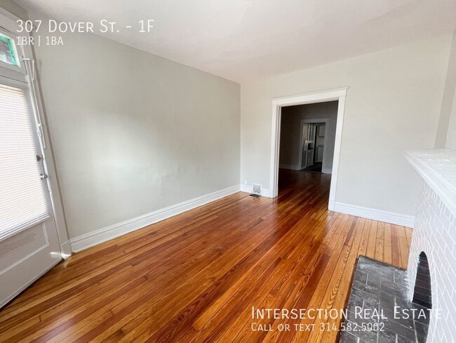 Building Photo - Beautifully Renovated Carondelet Apartment