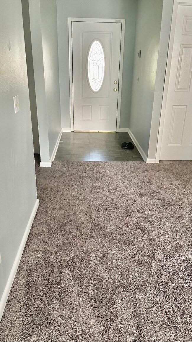 Foto del edificio - 8605 Misty River Ct