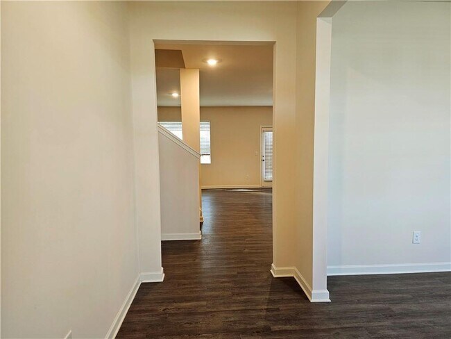 Foto del edificio - 306 Walnut Grv Wy