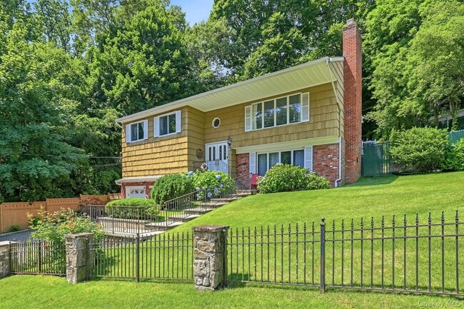 Building Photo - 80 Hickory Hill Dr