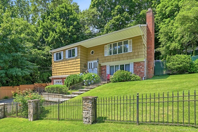 Foto del edificio - 80 Hickory Hill Dr