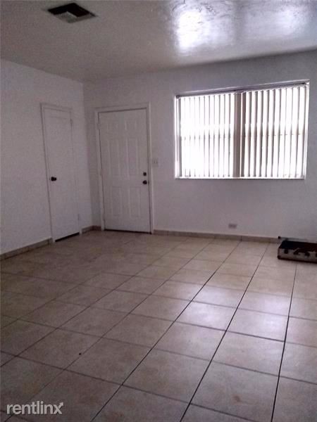 Building Photo - 2 br, 1 bath Apartment - 1820 Johnson St