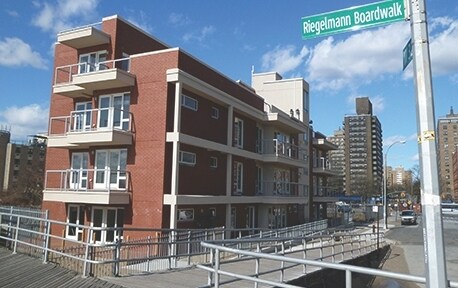 Primary Photo - 3208-3210 Boardwalk W