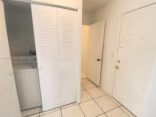 Foto del edificio - 6245 SW Kendale Lakes Cir