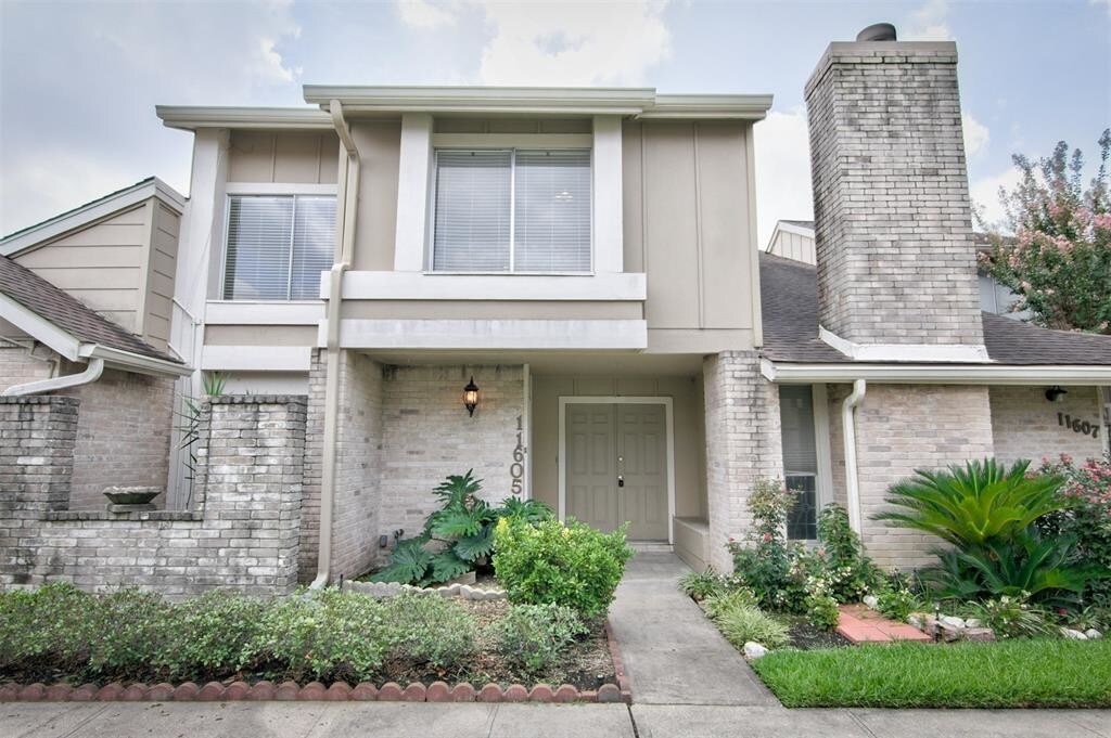 Primary Photo - 11605 Lakeside Park Dr