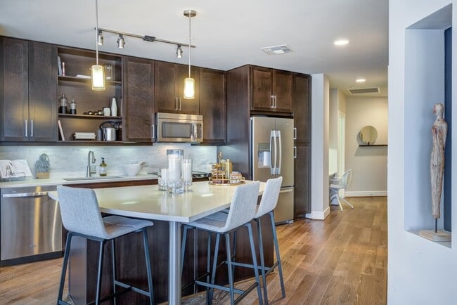 Building Photo - One Dallas Center