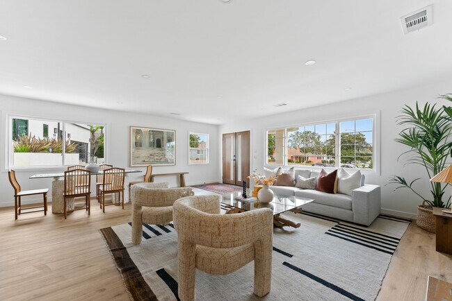 Foto del edificio - 5192 Orange Pl