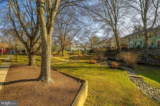 Foto del edificio - 9848 Hollow Glen Pl