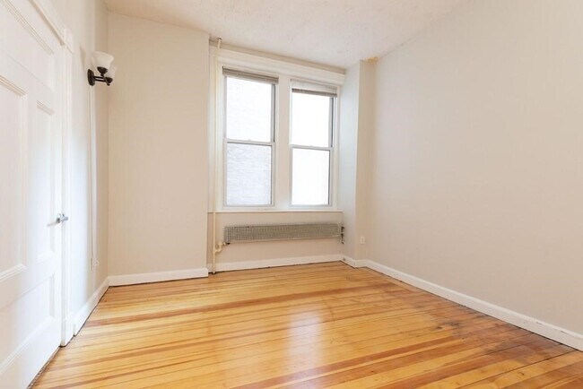 Building Photo - 479 Beacon St