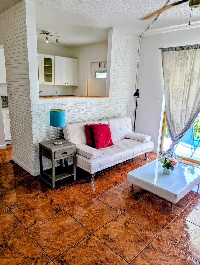 Foto del edificio - 20400 NW 7th Ave