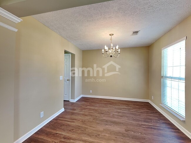 Building Photo - 1000 Brianne Ct