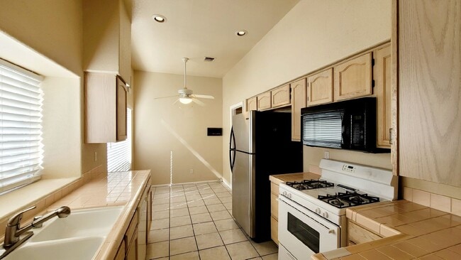 Foto del edificio - 7524 Holloran Ct