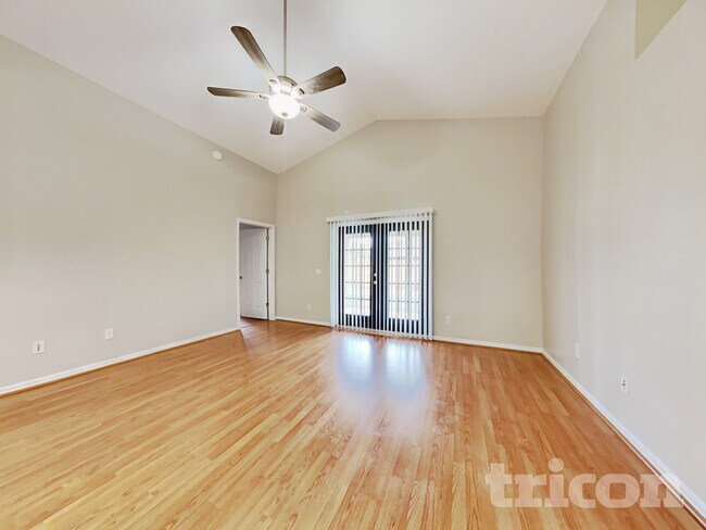 Foto del edificio - 143 Wornall Dr