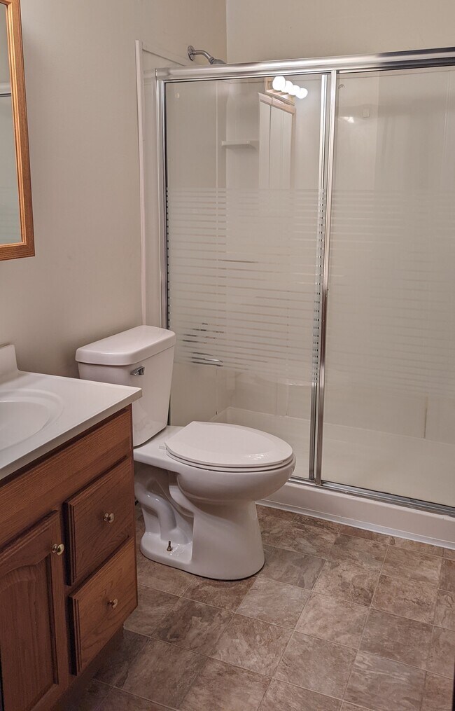 Bathroom - 5165 Lamme Rd