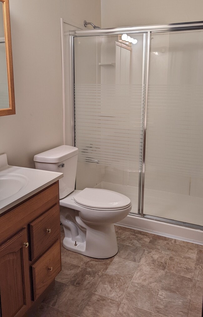 Bathroom - 5165 Lamme Rd