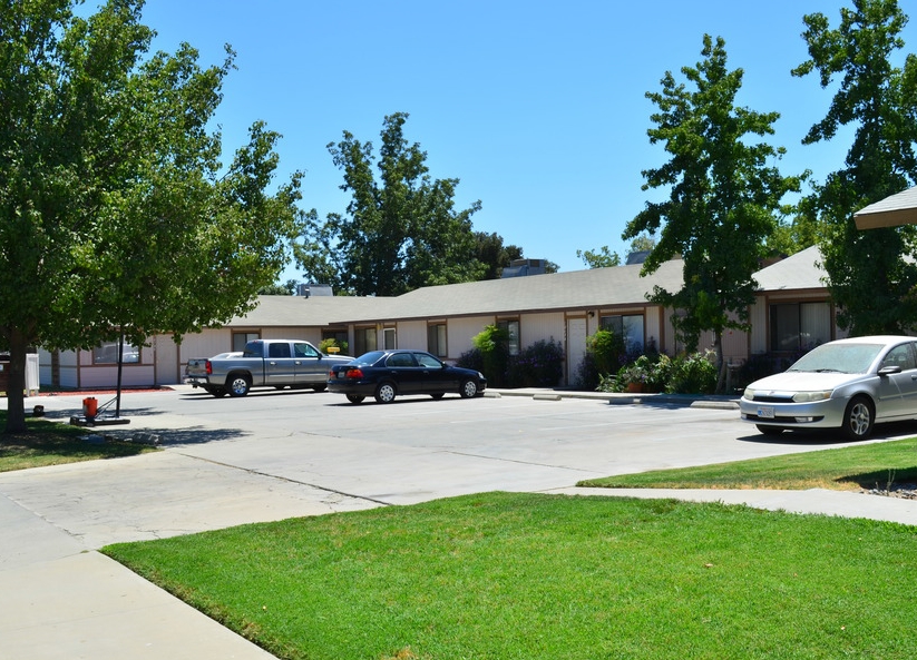 Primary Photo - Railroad Apartments