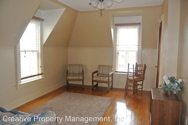 Building Photo - 514 1st St NW