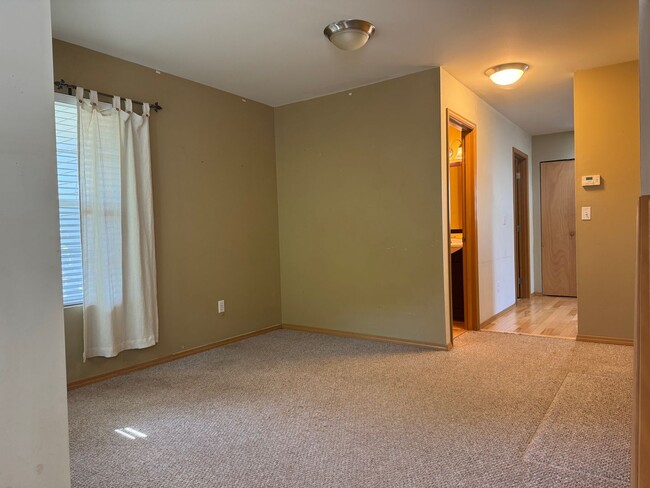 Foto del edificio - Beautiful 3 beds, 2.5 baths 6 minutes to V...