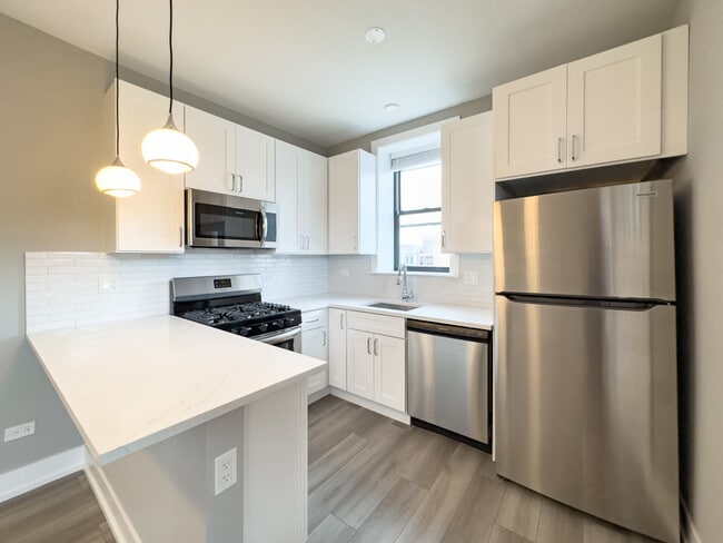 Building Photo - 3951 N Janssen Ave