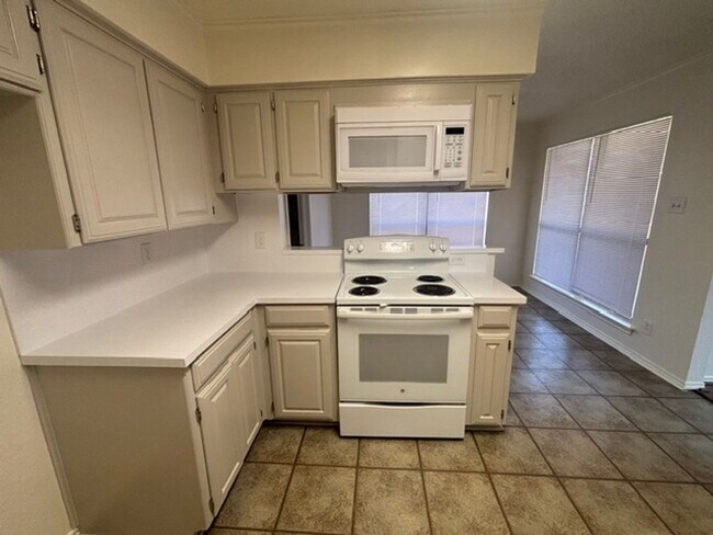 Foto del edificio - 6509 Tempest Dr