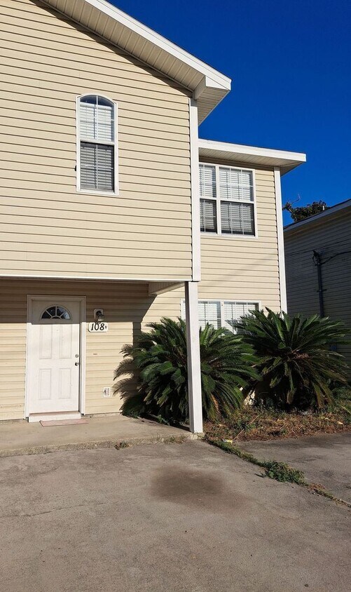 Foto principal - 108 Gray Ave
