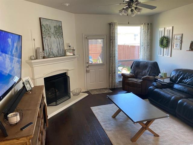 Foto del edificio - 3817 Summersville Ln