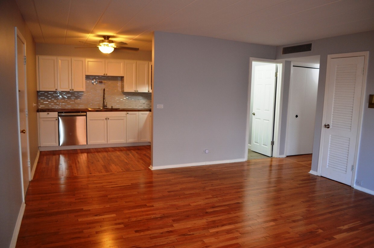 2818 Dundee Rd Unit 3A, Northbrook, IL 60062 Condo for Rent in