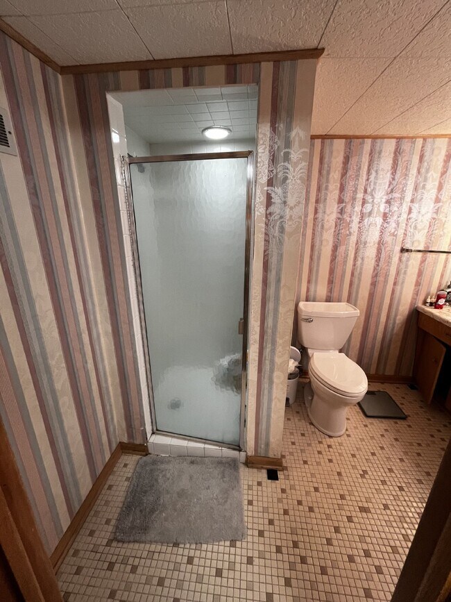 Foto del edificio - 1 bedroom near UWEC Available June 1st!