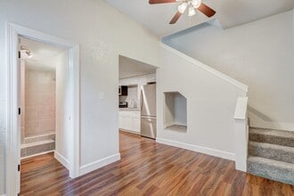 Building Photo - 2127 Maximilian St