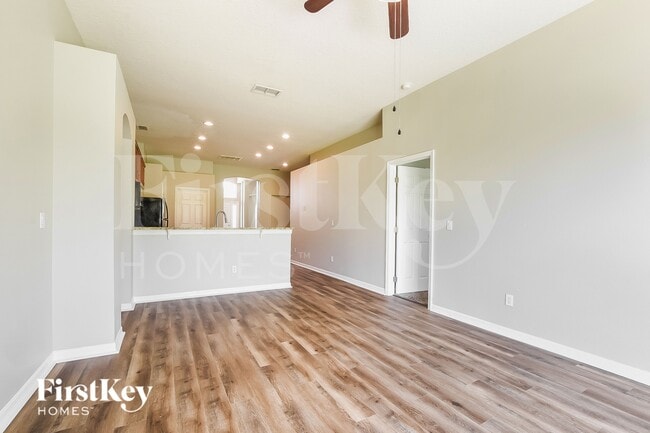 Building Photo - 2101 Laparelle Dr