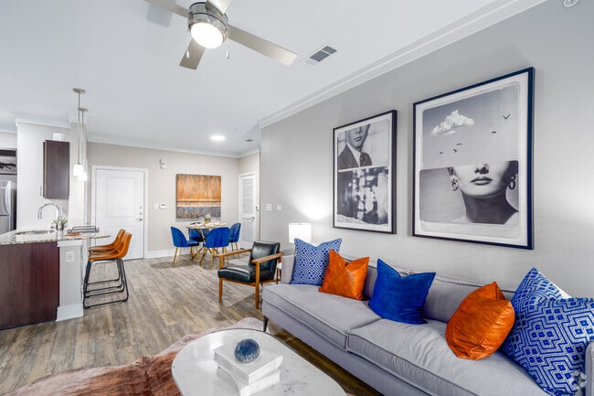 2BR, 2BA - 1,097SF - Living Room - Venue Craig Ranch