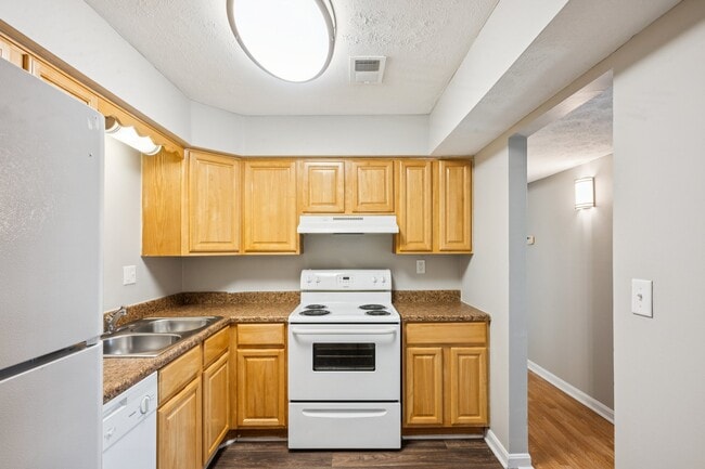 Building Photo - Newberry Parc