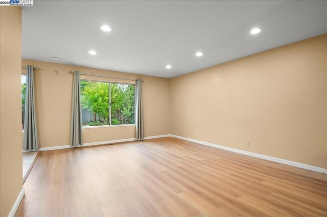 Foto del edificio - 1043 Bonner Ave