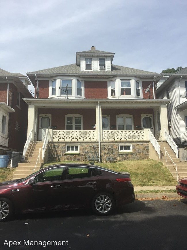 Foto del edificio - 1223-1223 Russell Ave