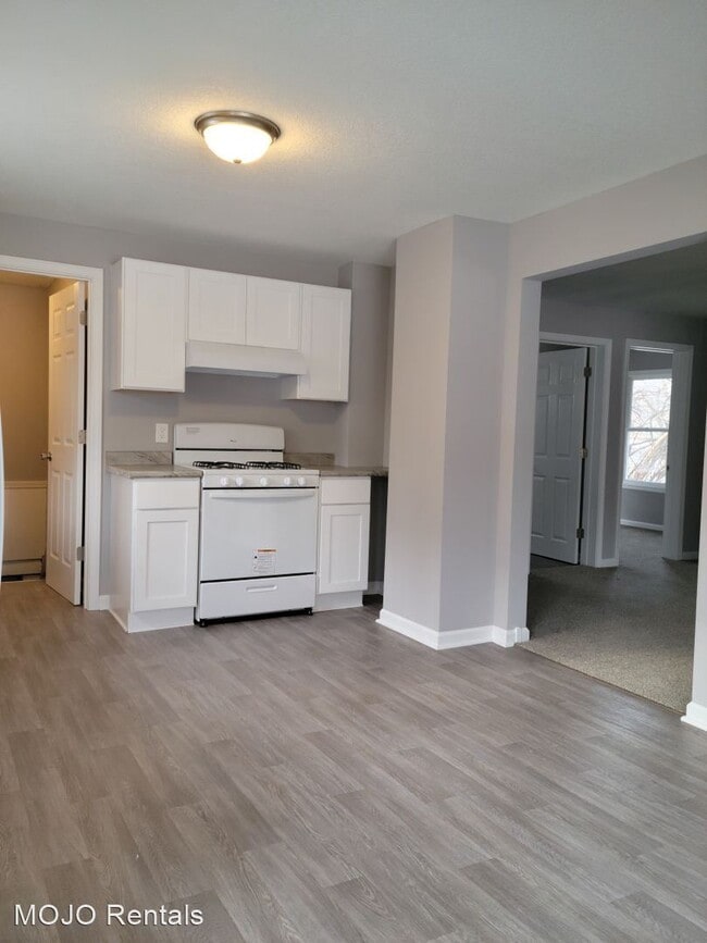 Building Photo - 3 br, 1 bath House - 597 Hall