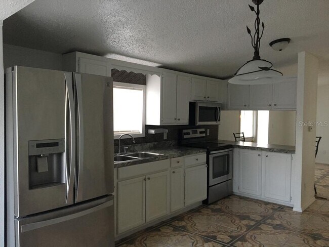Building Photo - 7494 Charlin Pkwy