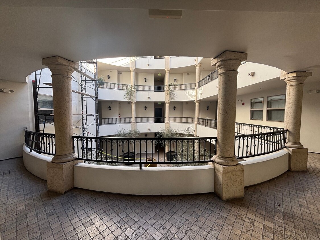 Photo - 122 N Clark Dr (Los Angeles, CA)