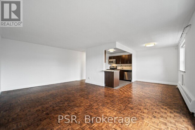 Photo du bâtiment - 2300 Marine Dr