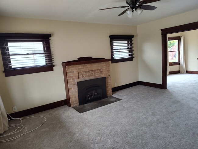 Living room - 4210 Highland Ave