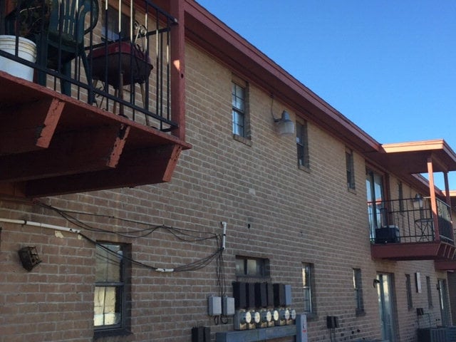 Building Photo - 1104 Primrose Ave