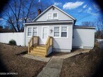 Primary Photo - 211 Seeley Ave